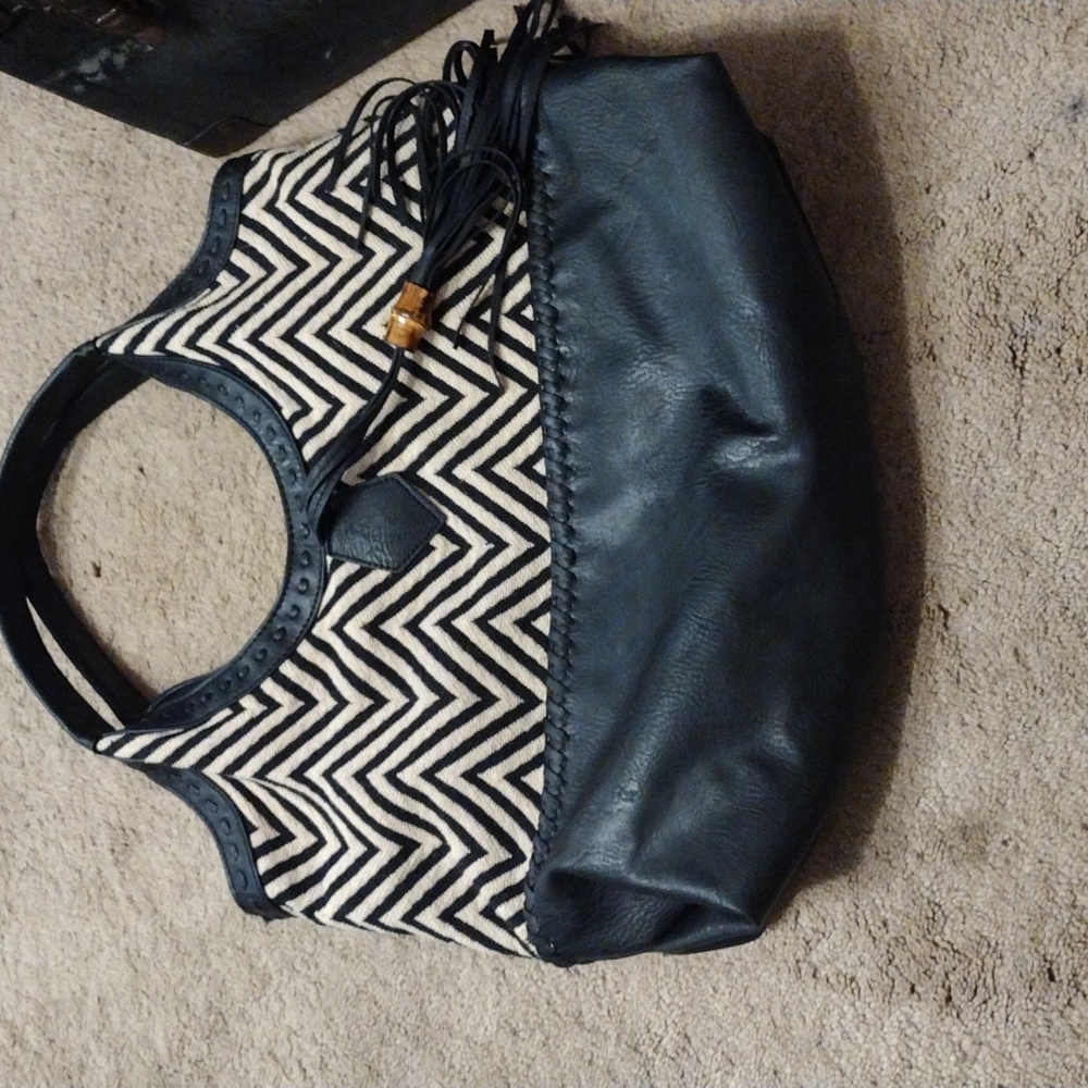 Chevron bag big buddha    black ,cream